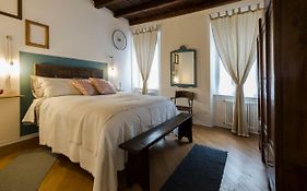 Casa Moroni 76
